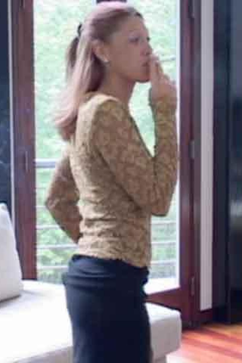 Yvette 1 - Screenshot 1 of 4 - Spanking