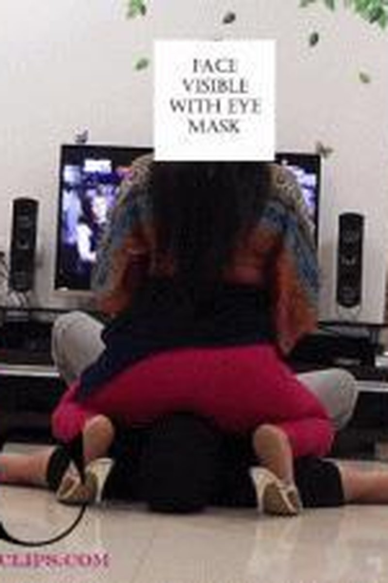 TP-iwantclipsindianmistressfemdom-indian-bhabhi-facesitting-laundry-man-burns-dupatta