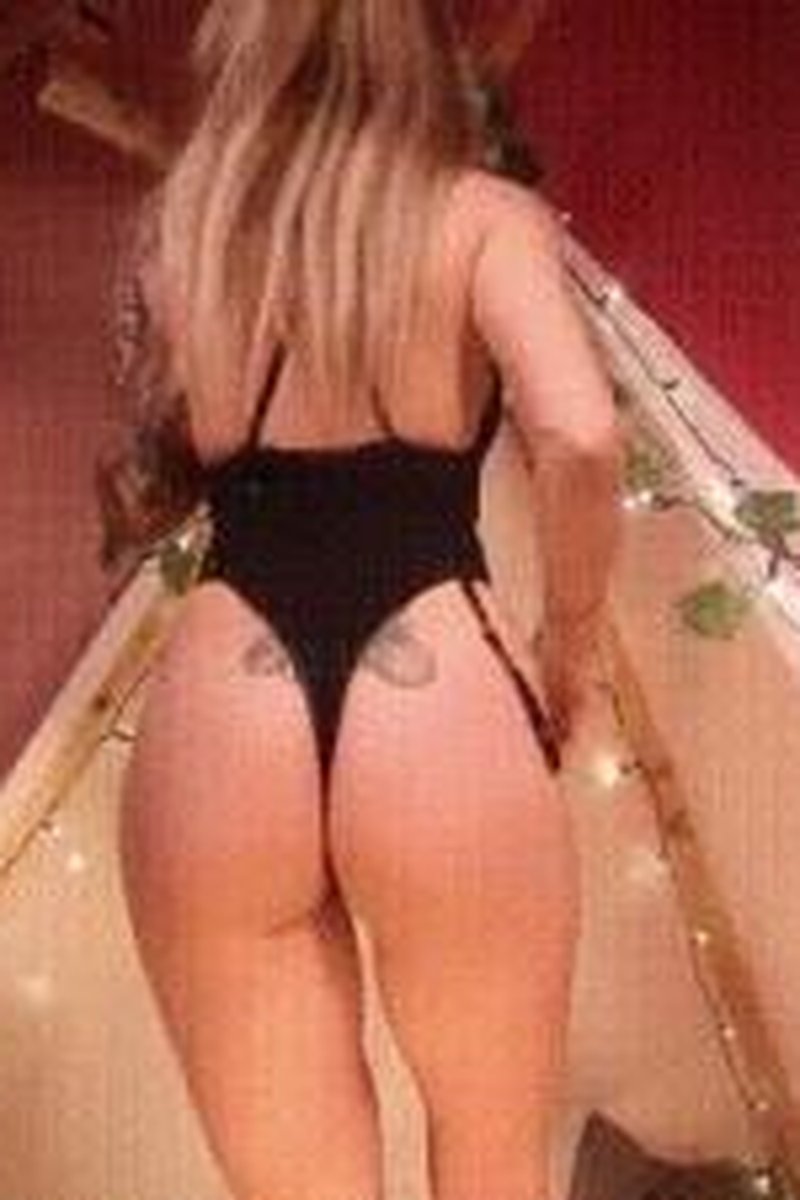MILF Squirting - Screenshot 1 of 4 - Ass Worship
