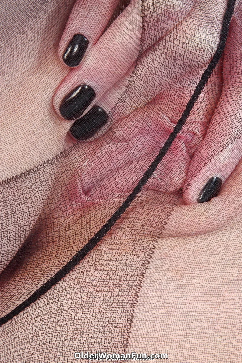 Scarlet 16 - Screenshot 1 of 4 - Big Nipples