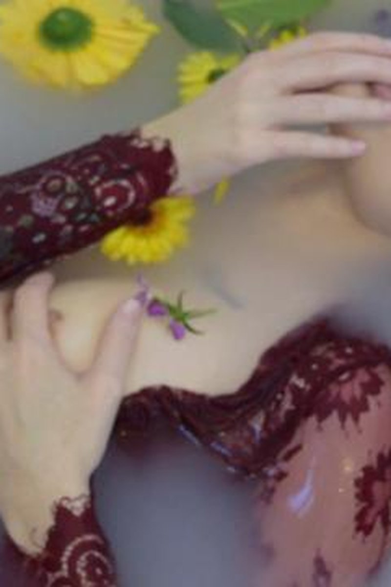 Ophelia - Screenshot 1 of 4 - Bathroom