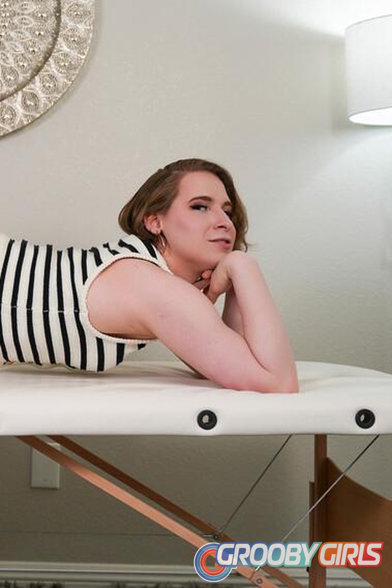 Bottom's Up! - Screenshot 1 of 4 - Blond Hair