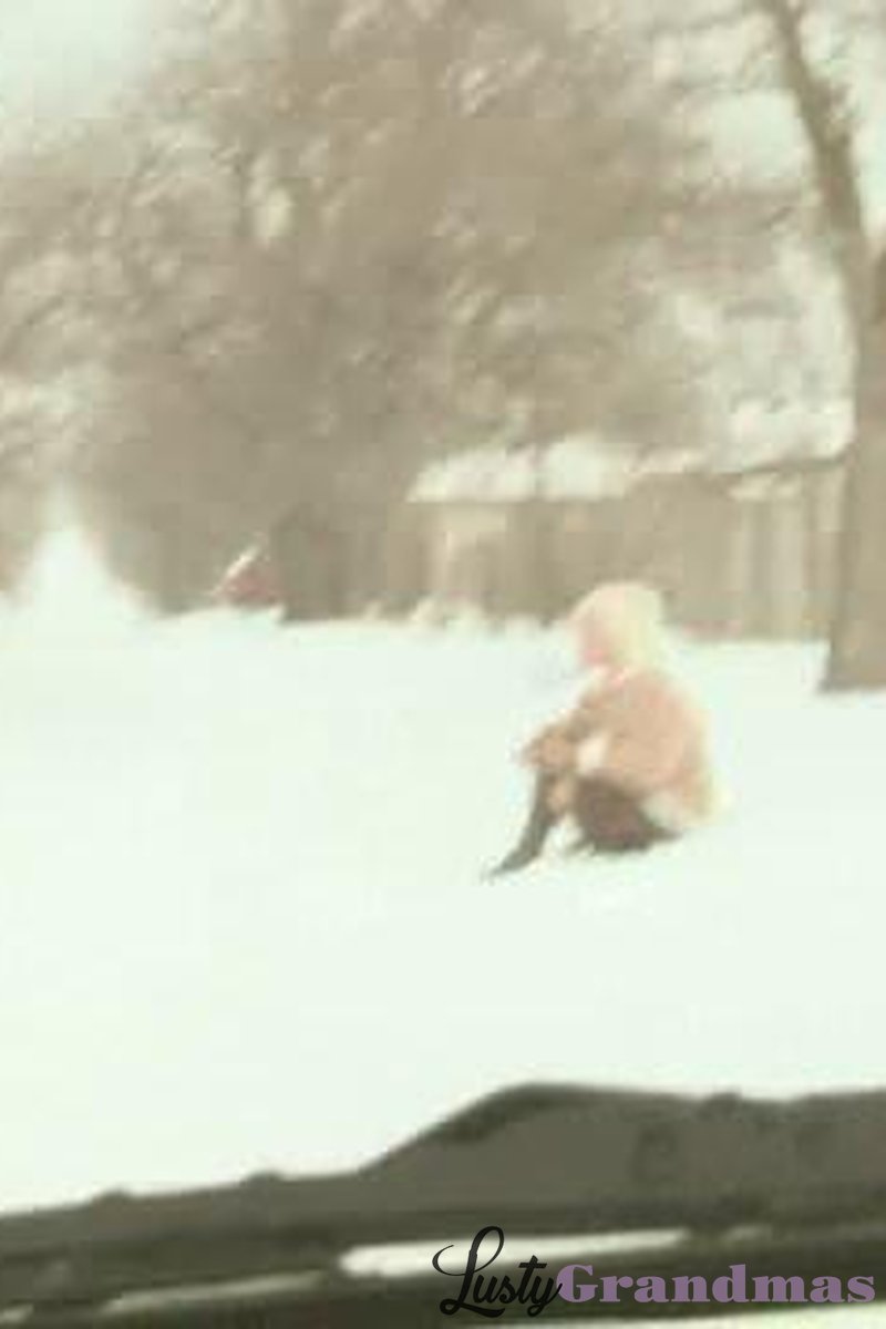 Confused - Screenshot 1 of 4 - Blond Hair