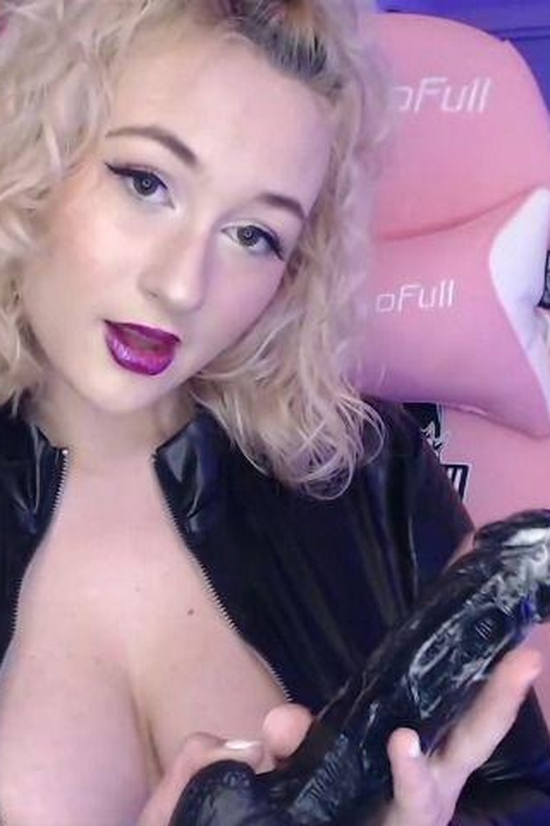 JOI Countdown - Screenshot 1 of 4 - Blonde Hair (Female)