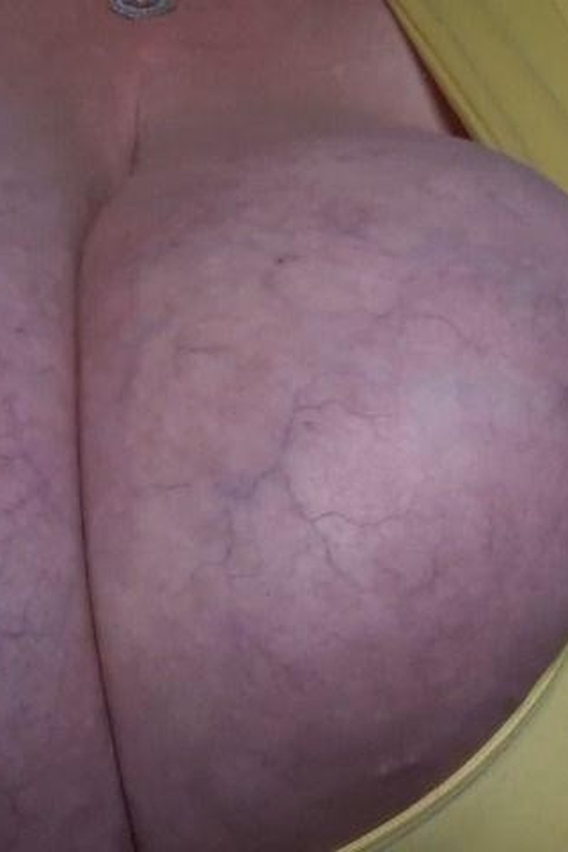 Long Cleavage - Screenshot 1 of 4 - BBW