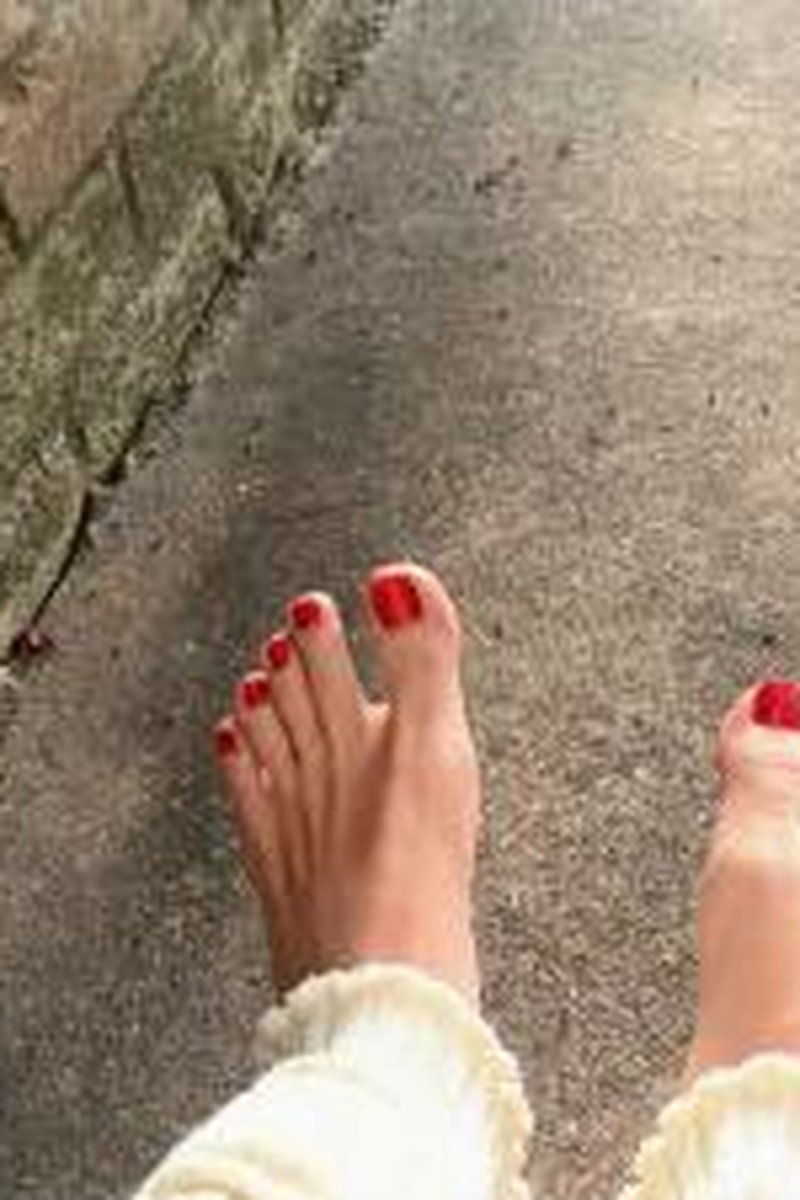 Filthy Soles + Ruby Toes - Screenshot 1 of 4 - Foot Fetish
