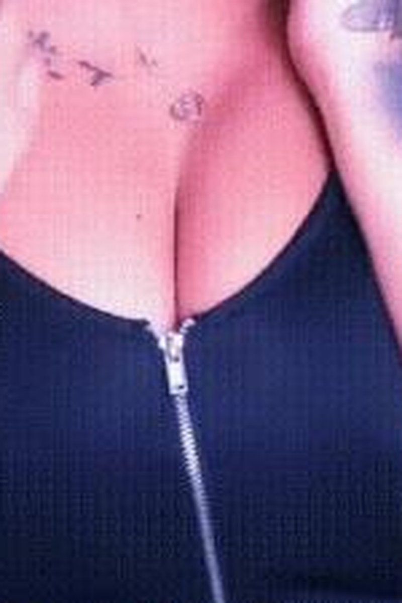 Cleavage Tease 2 - Screenshot 1 of 4 - Big Tits