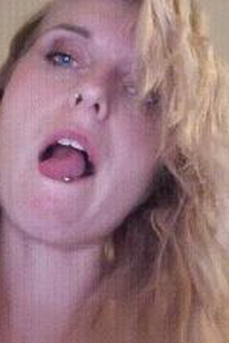 Cuckold POV - Screenshot 1 of 4 - Cuckolding