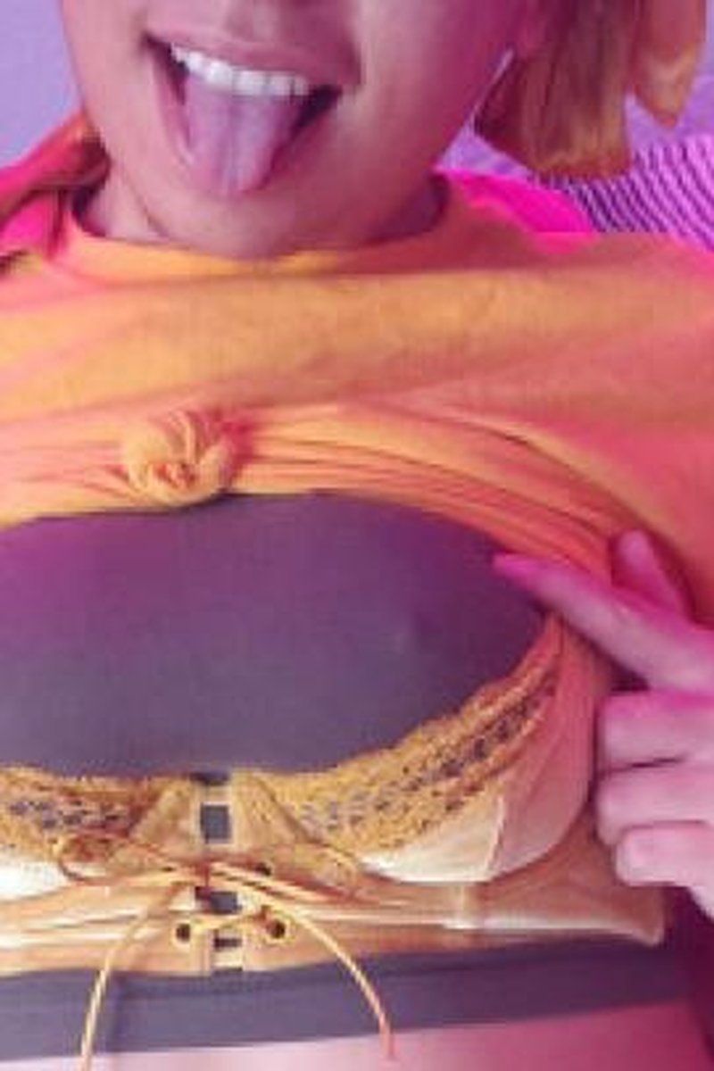 Yellow Fever - Screenshot 1 of 4 - Big Clit