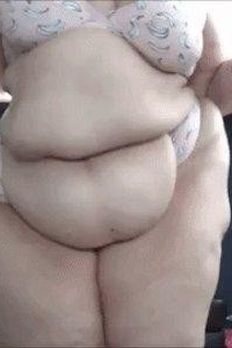 Tiny Bikinis - Screenshot 1 of 4 - BBW
