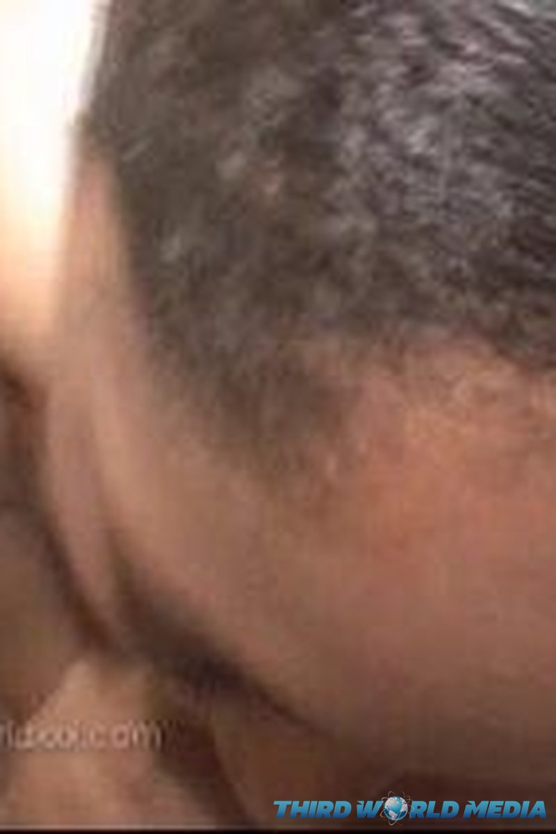 Hot Ebony Blowing a White Cock - Screenshot 1 of 4