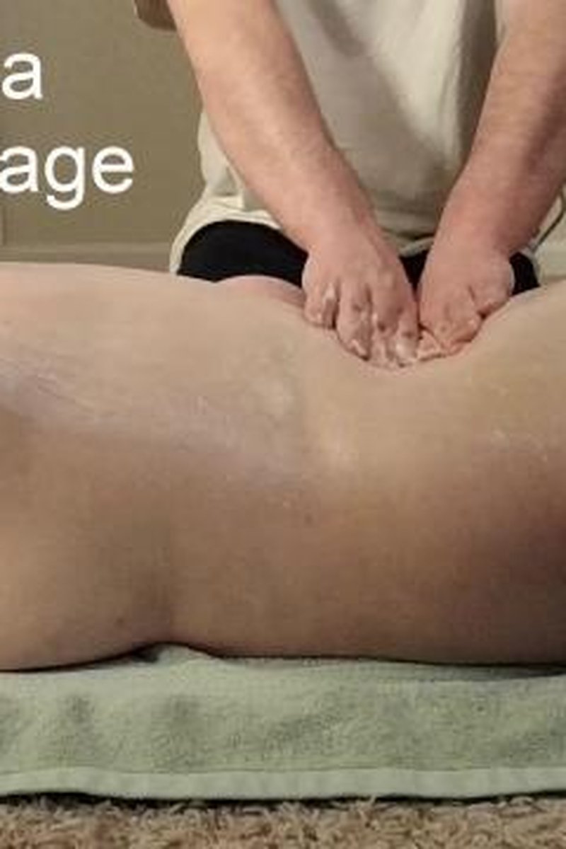 Pixie Gets A Mayo Massage - Screenshot 1 of 4 - Back Massage