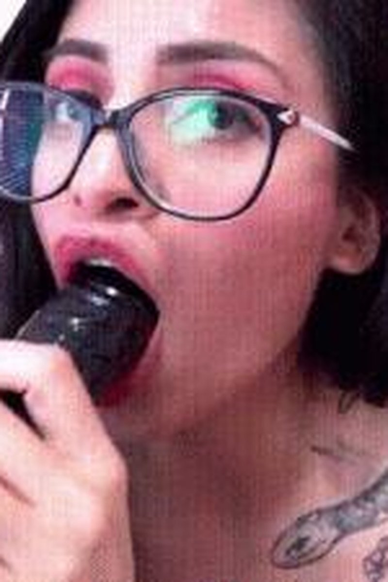 Deep Throat - Screenshot 1 of 4 - Blowjob