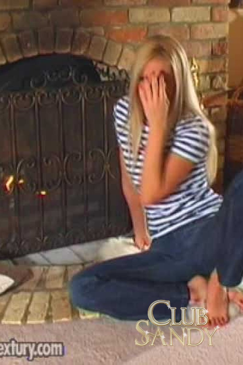 Sandy Interview - Screenshot 1 of 4 - Babes