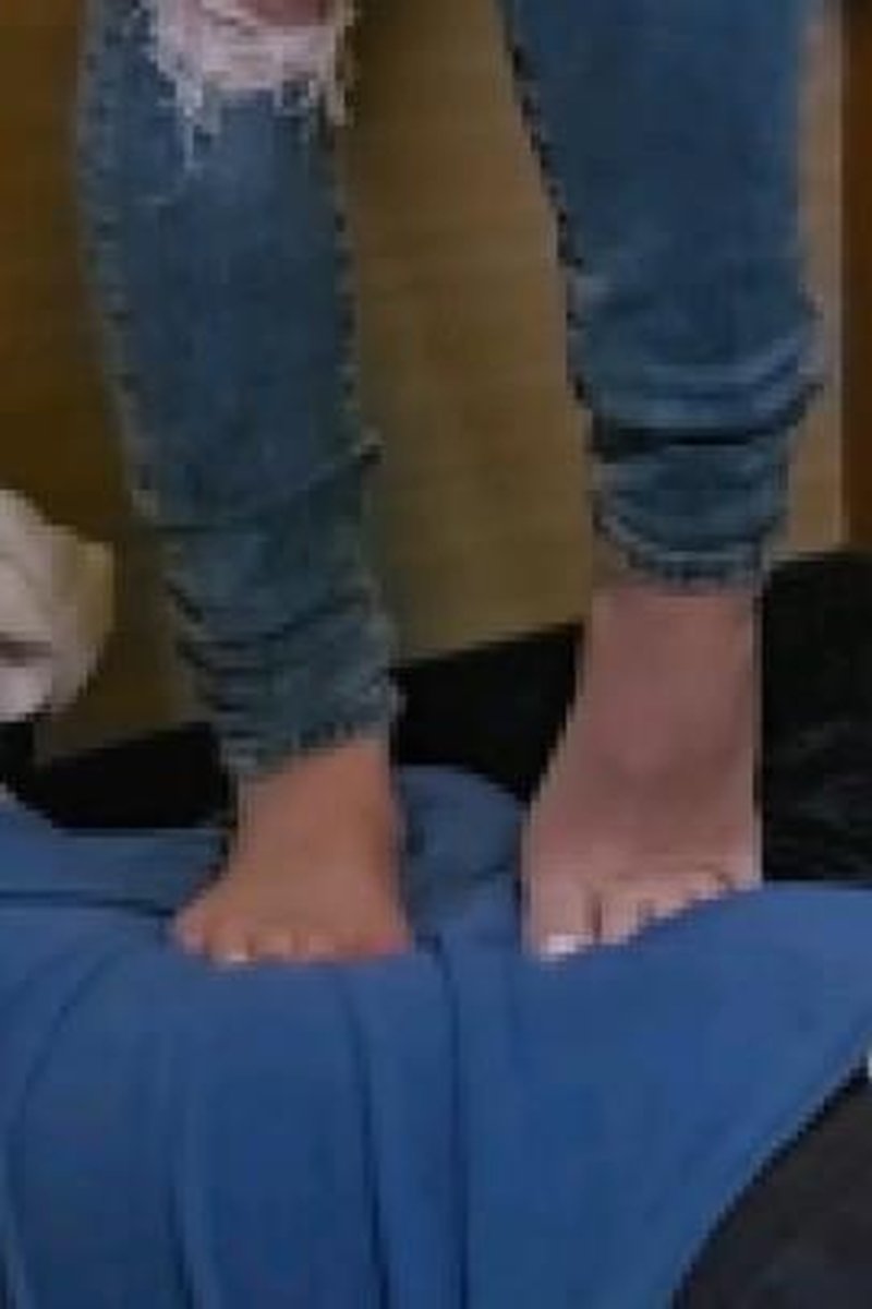 Getting Ready - Screenshot 1 of 4 - Cuckolding