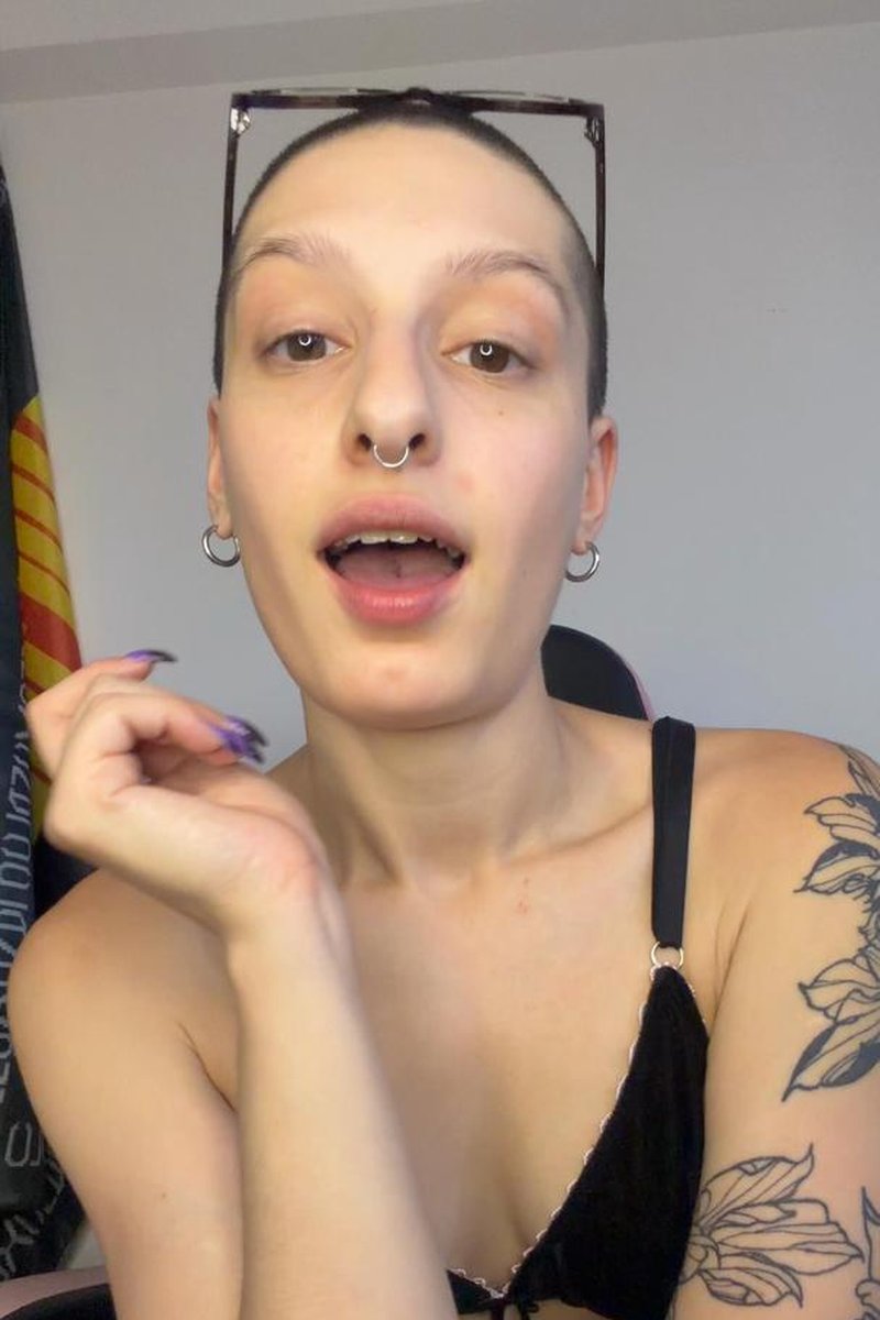 Shave Your Eyebrows - Screenshot 1 of 4 - Eyebrow