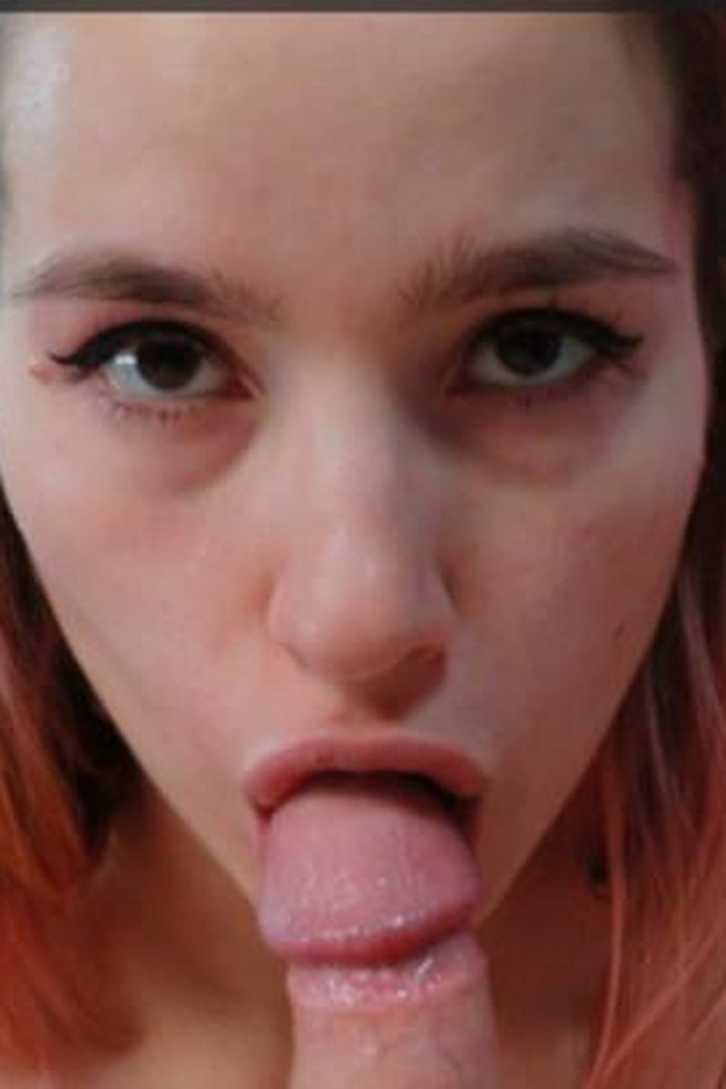 POV Blowjob Eye Contact - Screenshot 1 of 4 - Blowjob
