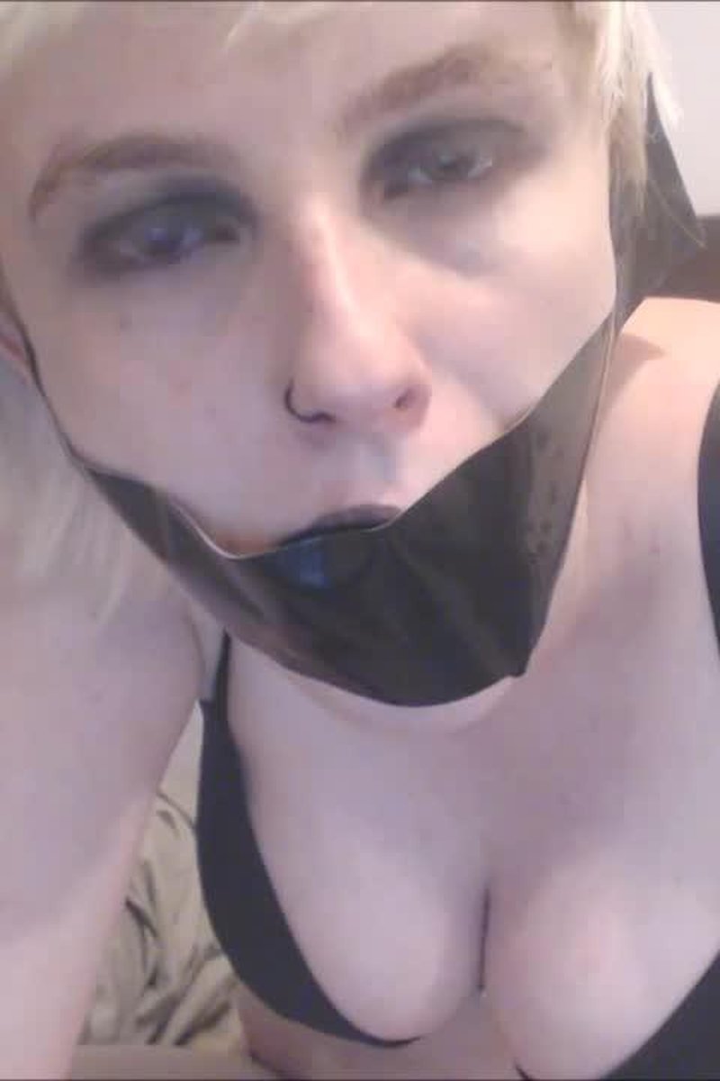 Trying Gags With Pixie - Screenshot 1 of 4 - Bondage