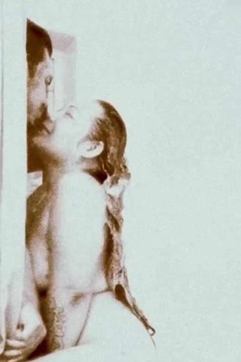Shower Time - Screenshot 1 of 4 - Asian