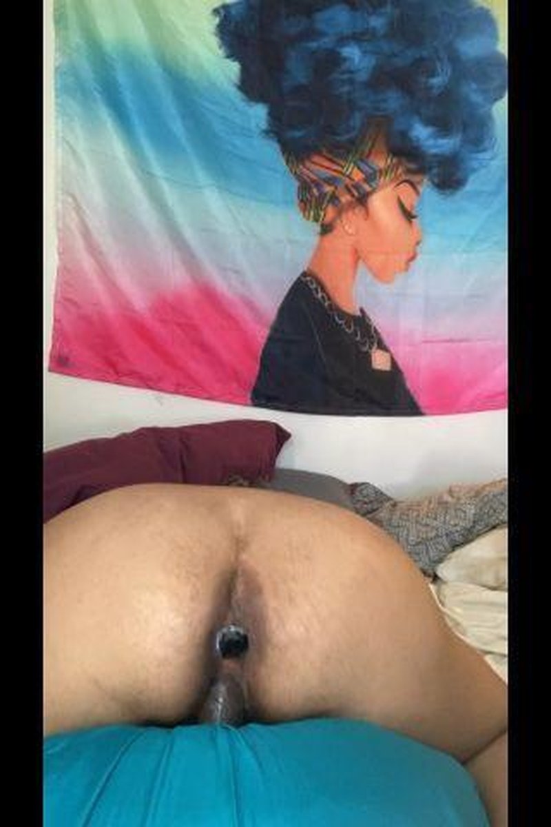 Slow Riding With Buttplug - Screenshot 1 of 4 - BBW