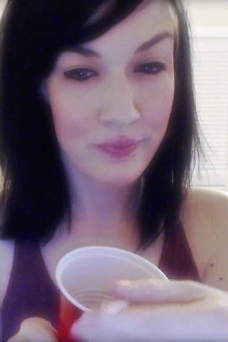 Straw Bubbles - Screenshot 1 of 4 - Lip Smelling