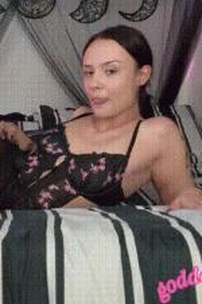 Sneak Away - Screenshot 1 of 4 - Ass Fetish