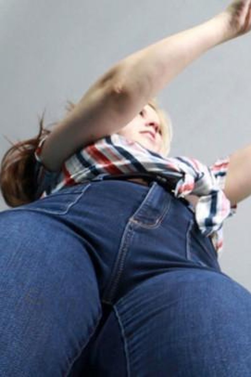 Tiny In The Studio - Screenshot 1 of 4 - Babes