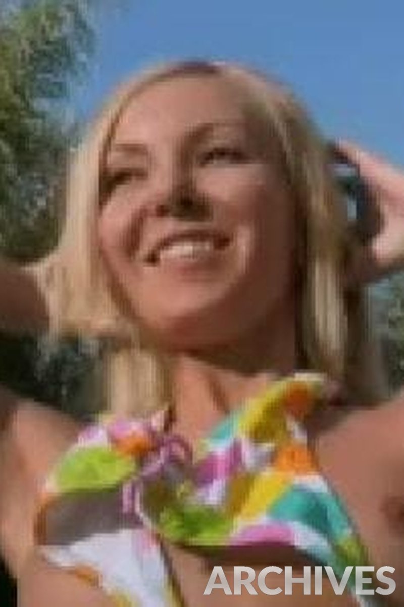 Poolside - Screenshot 1 of 4 - Masturbation
