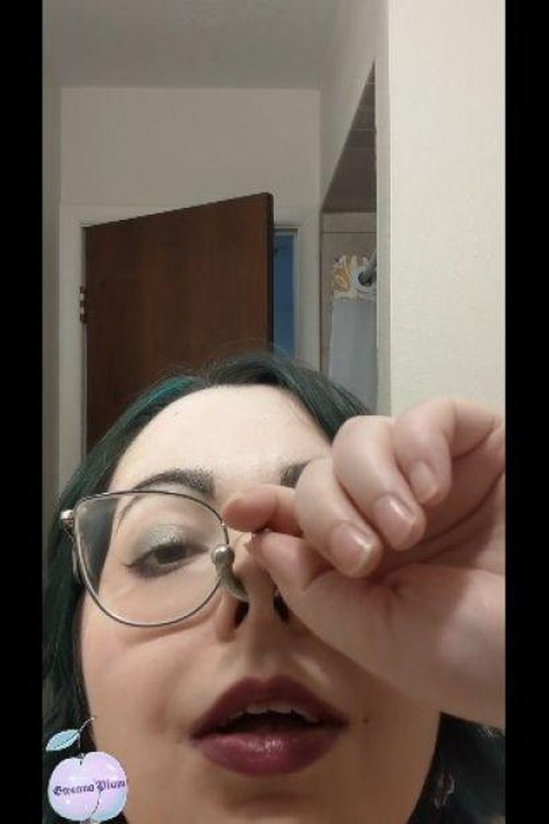 Stretched Septum Kink: Tug On It - Screenshot 1 of 4 - Curvy