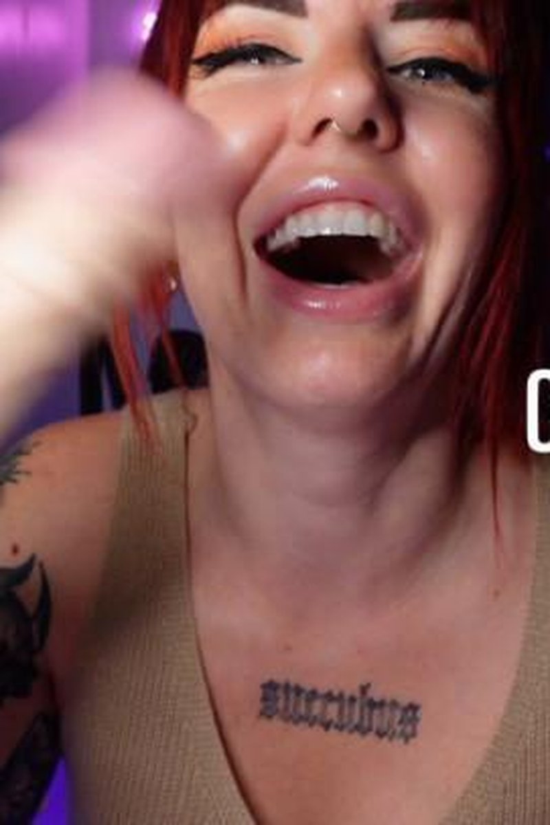 Size Comparison - Screenshot 1 of 4 - Bitch