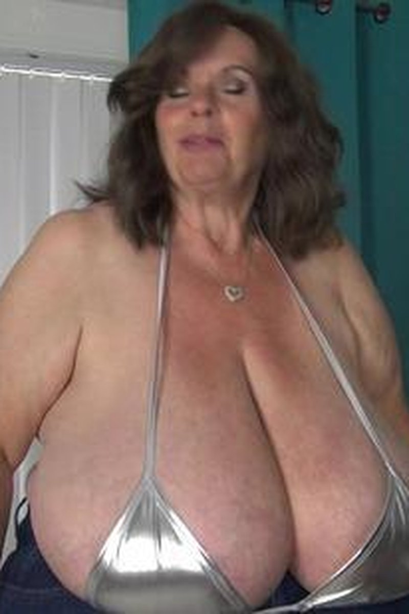 Custom Bikini - Screenshot 1 of 4 - Big Tits