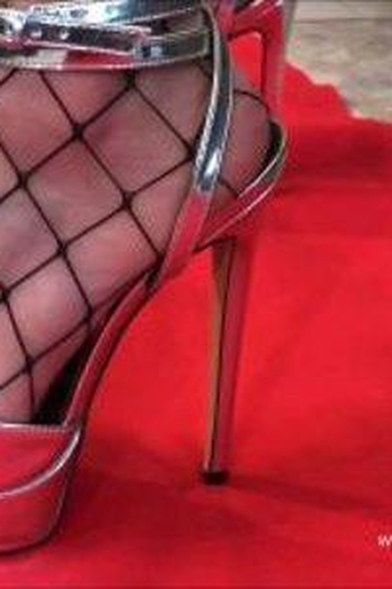 Red Carpet Diaries- Jen Pov_Wmv - Screenshot 1 of 4 - Body Worship