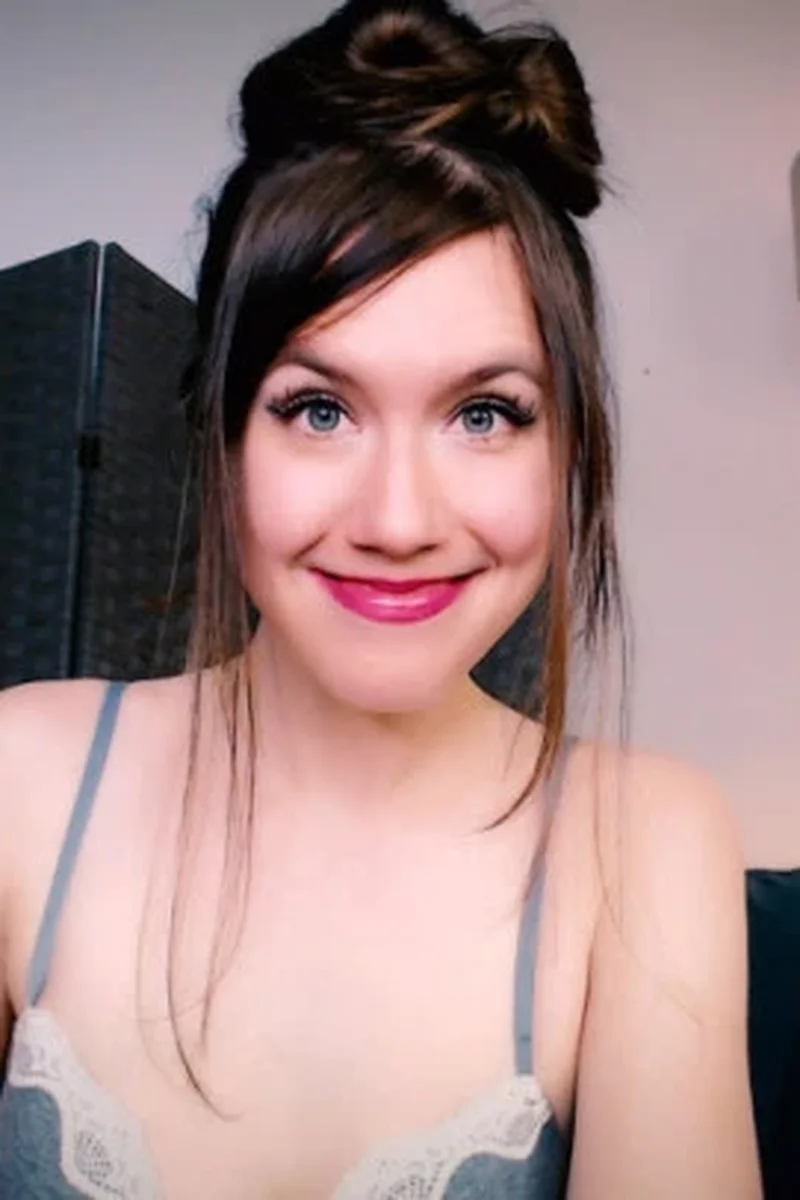 Sub Task: Introduce Yourself - Screenshot 1 of 4 - Femdom