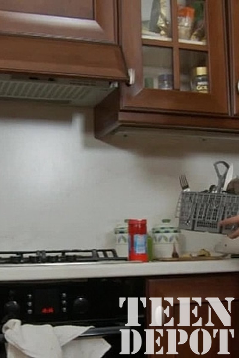 Maxine - Screenshot 1 of 4 - Teen (18-22)