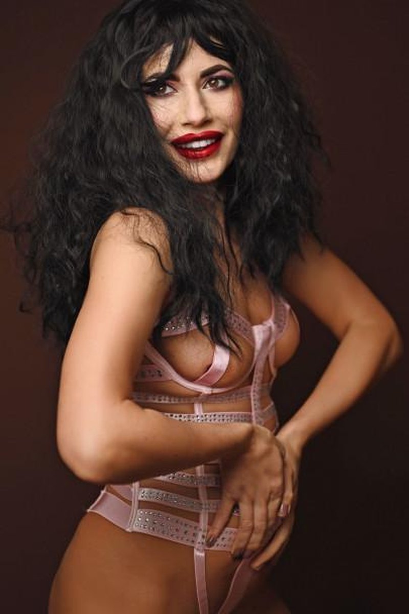 TP-manyvidsrosalinda272829-mastruabate-on-floor-on-hight-heels-so-hot