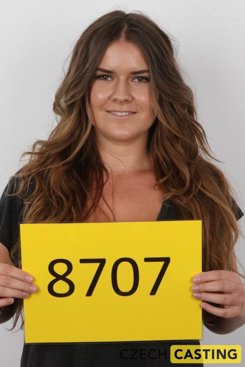 Czech Casting 1699: Viktorie (19) - Screenshot 1 of 4 - BBW