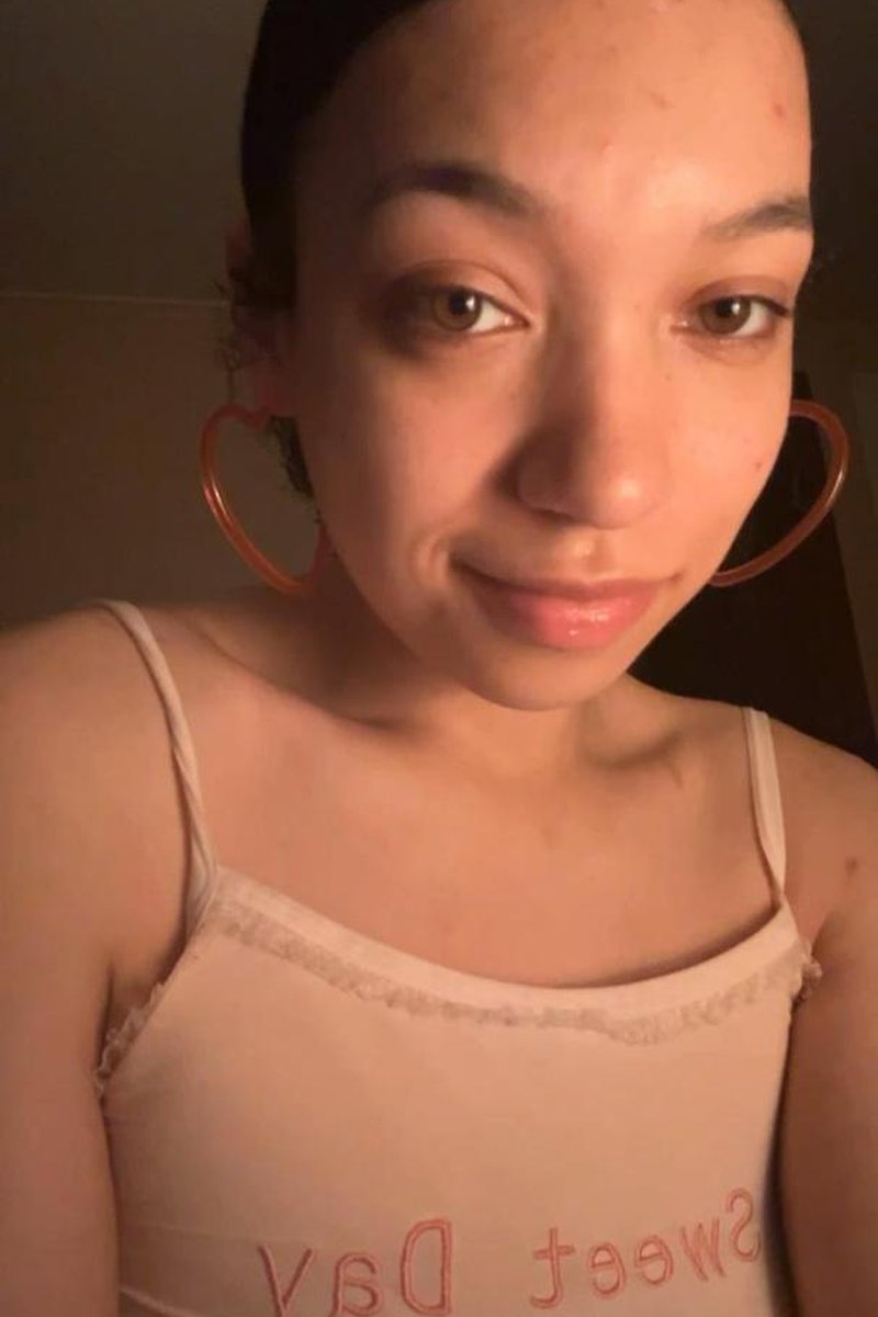 Hot Step Sis - Screenshot 1 of 4 - Sfw