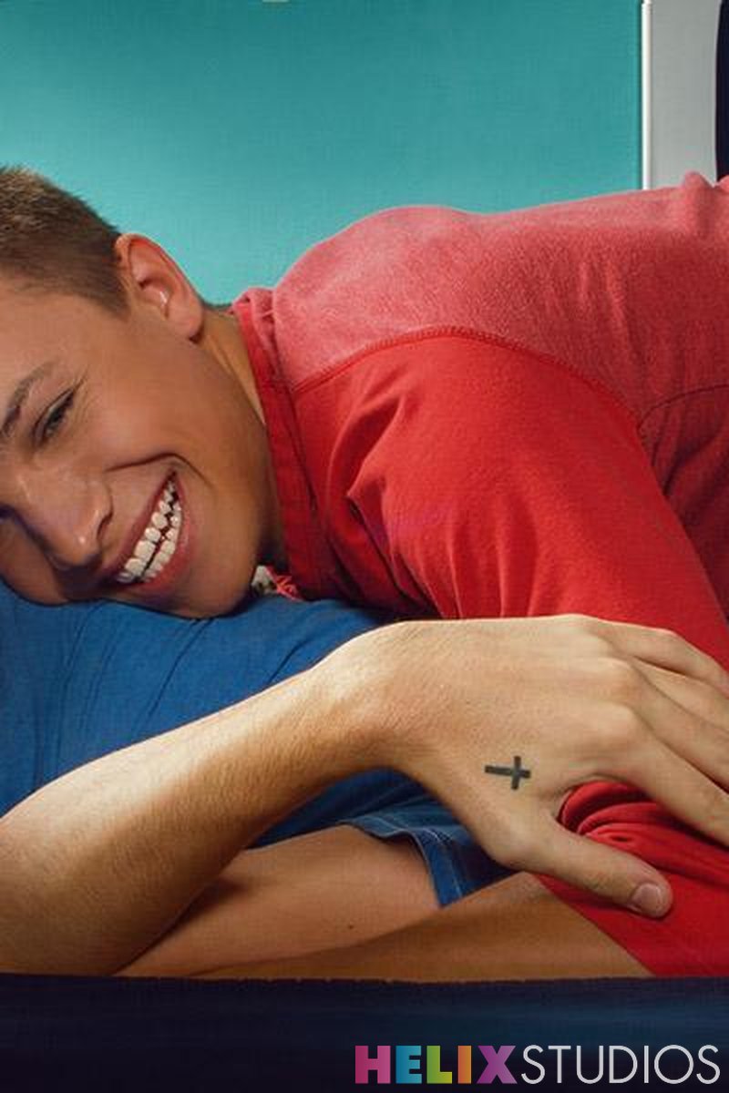 Tickled Twink - Screenshot 1 of 4 - 69