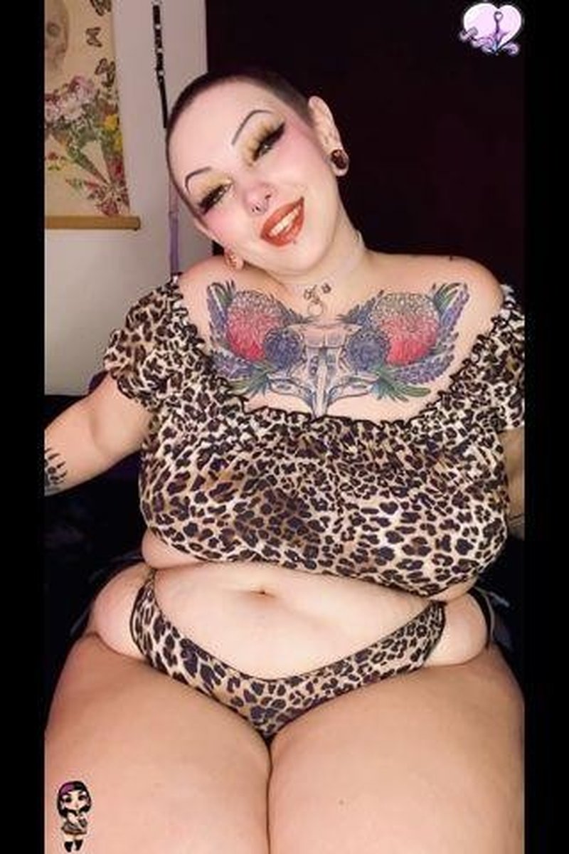 Helping My BBW Mom Feel Better with Organs - Screenshot 1 of 4 - BBW