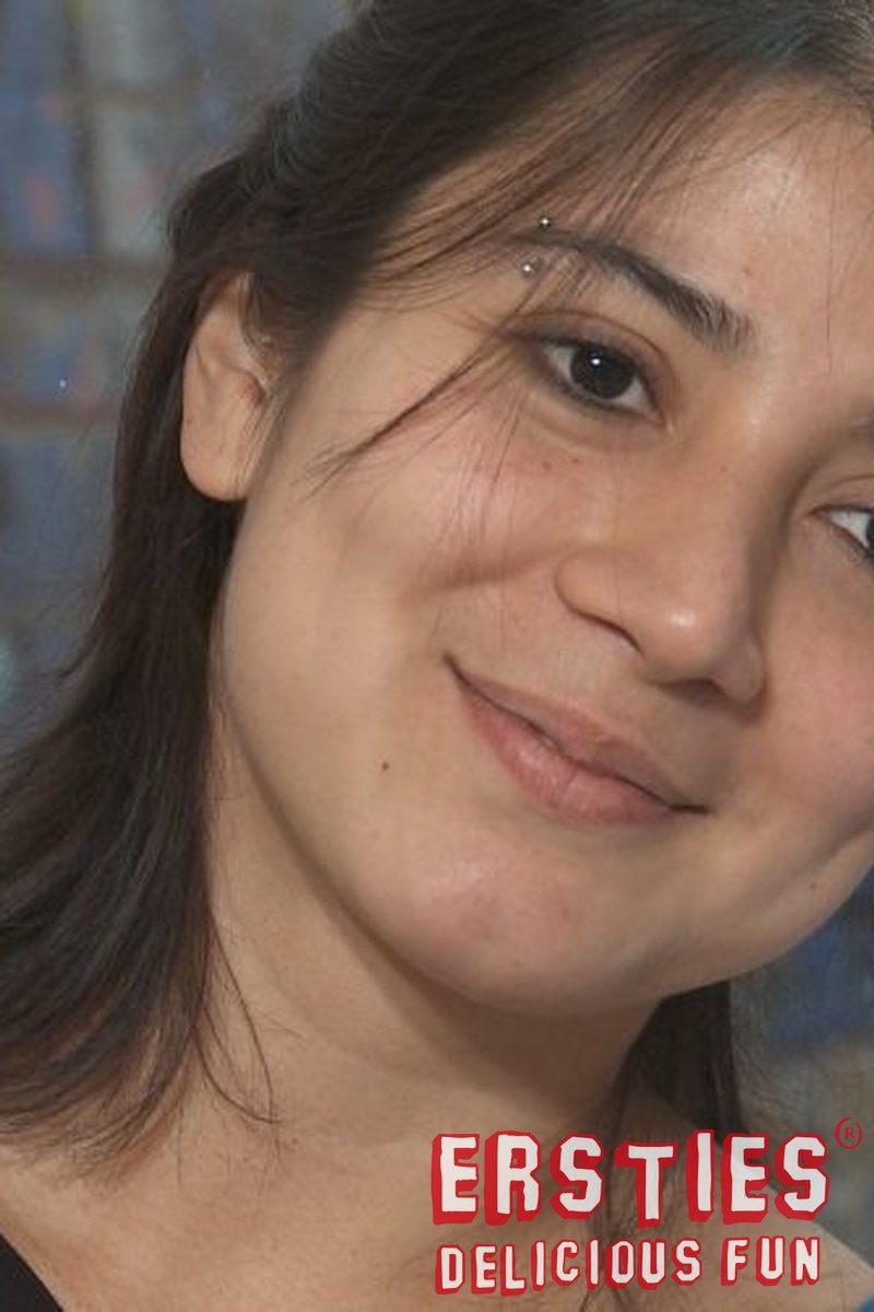 Interview with Mona - Screenshot 1 of 4 - European