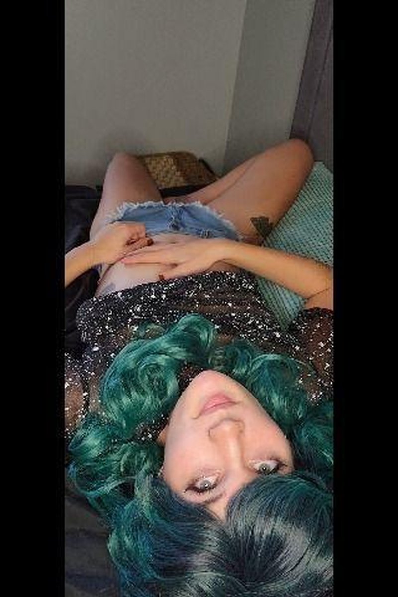 Belly Noises & Play - Screenshot 1 of 4 - Belly Fetish