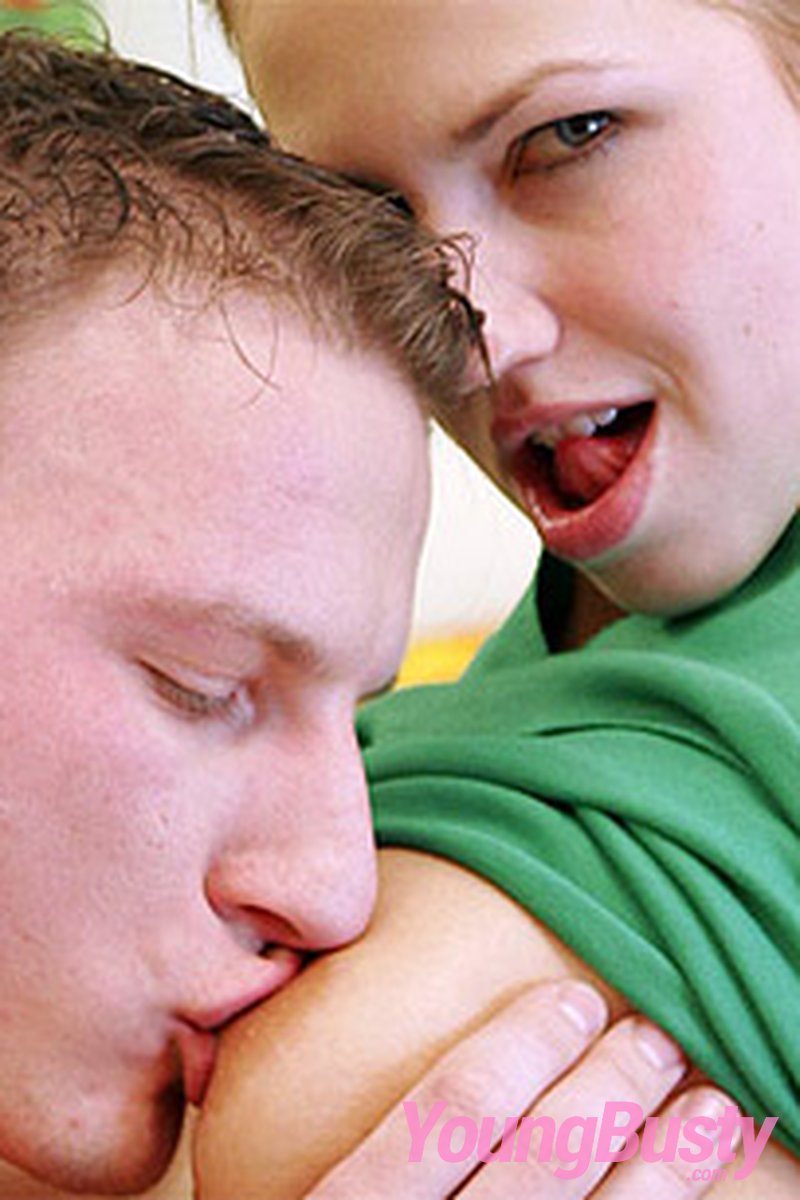 Monique - Screenshot 1 of 4 - Blowjob