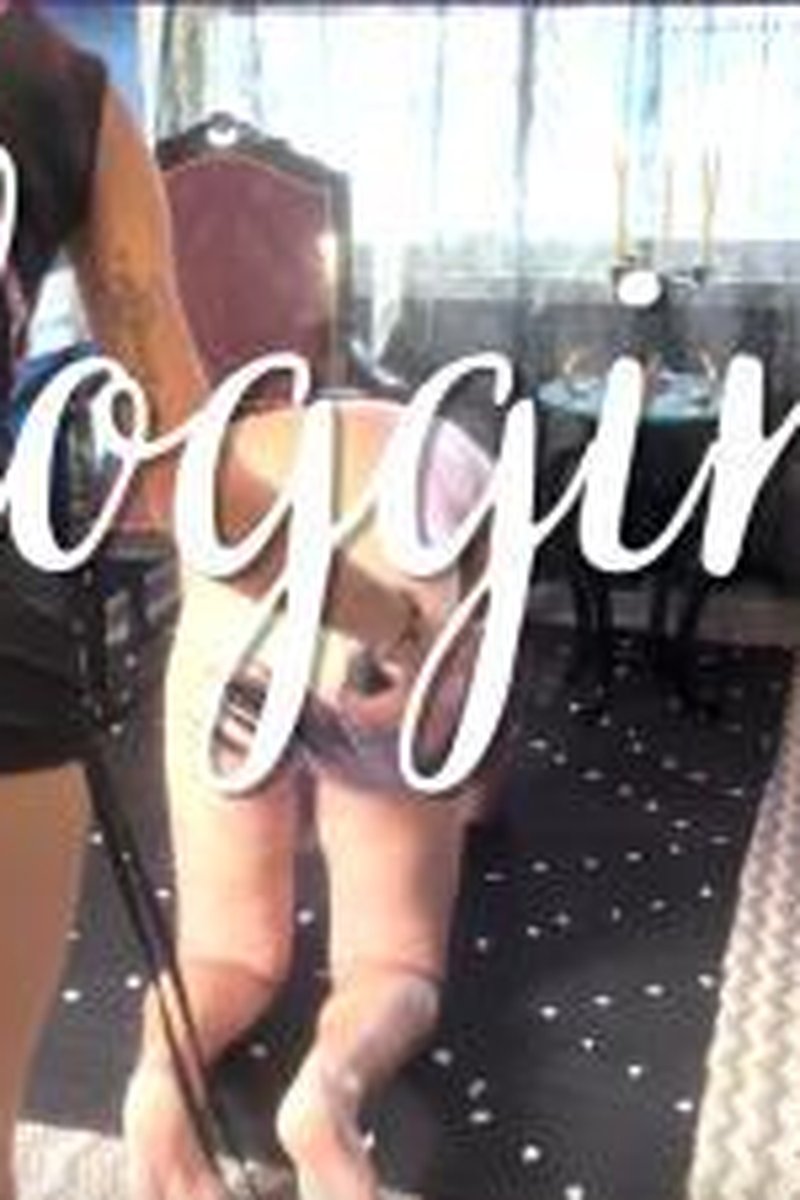 Subby Takes A Flogging - Screenshot 1 of 4 - Babes