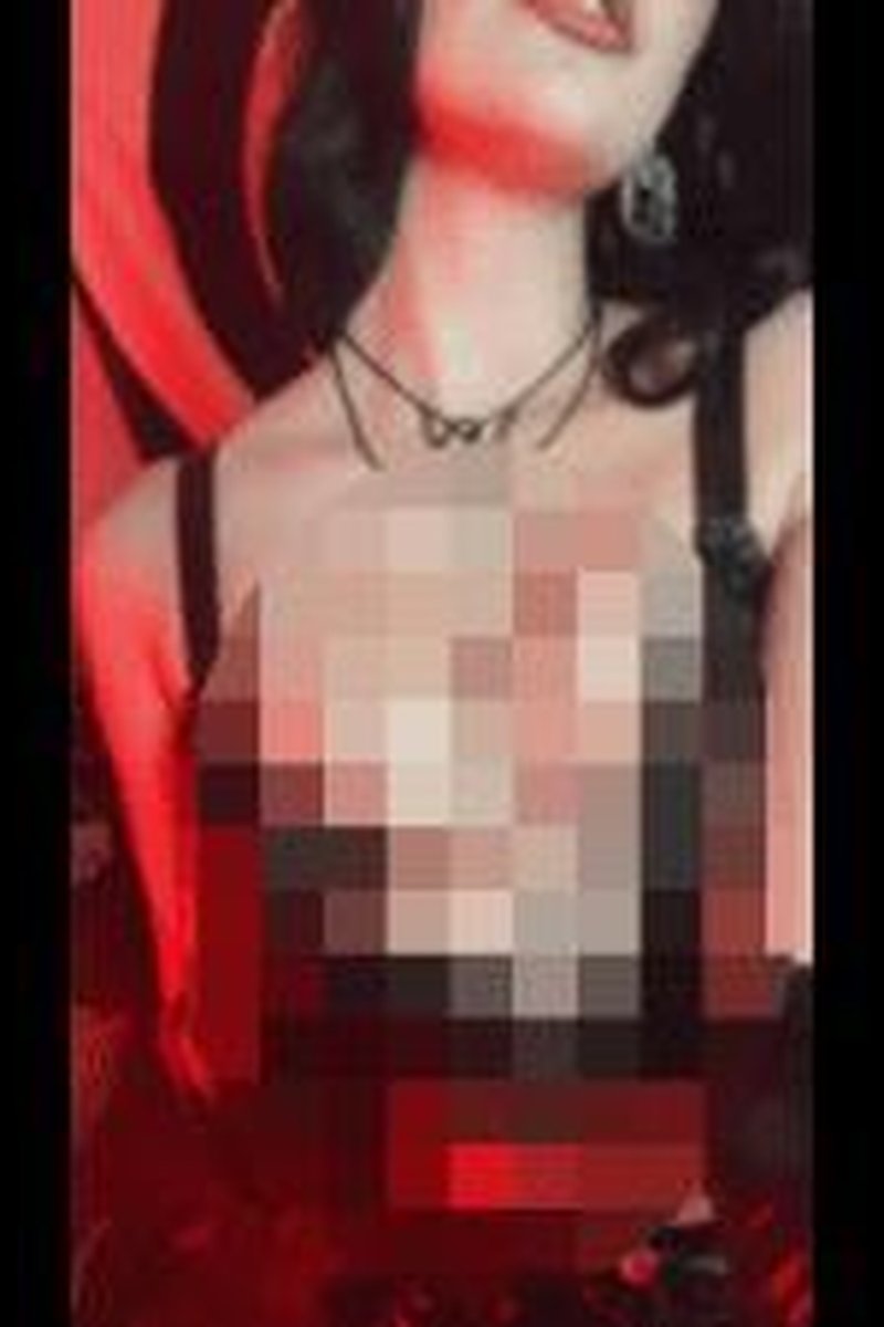 Tease - Screenshot 1 of 4 - Natural Tits