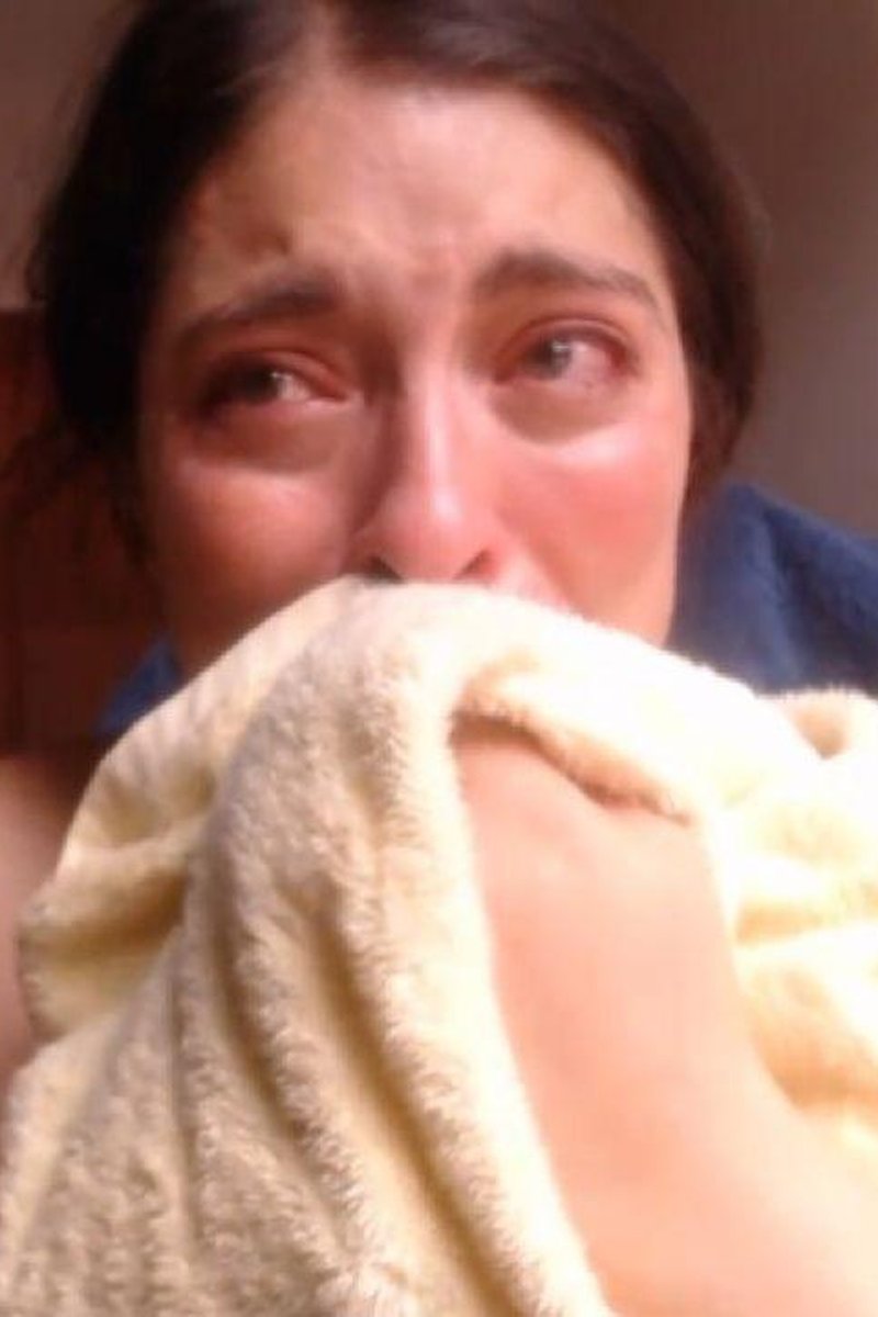 Crying,Crying - Screenshot 1 of 4 - Eye Contact