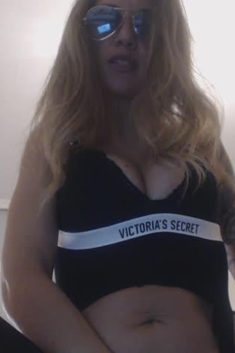 TP-manyvidsspanishfindomsonia-pig-eats-cumshots-spanish-audio