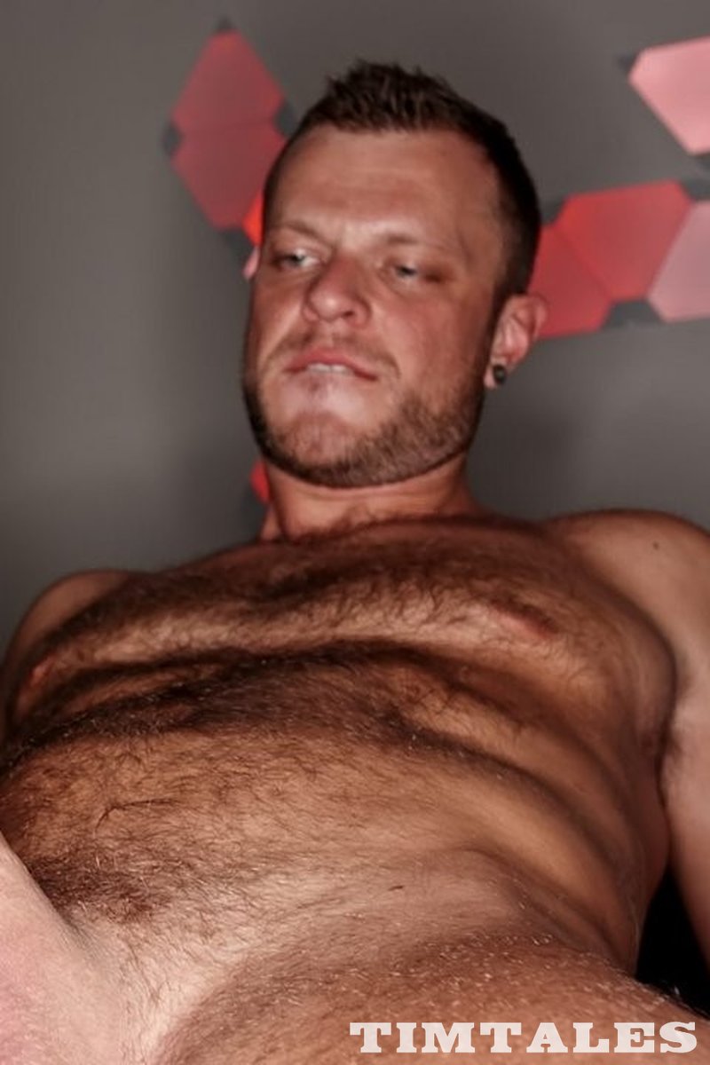 Wade Wolfgar Fucks Oscar Marin - Screenshot 1 of 4 - Monster Cock