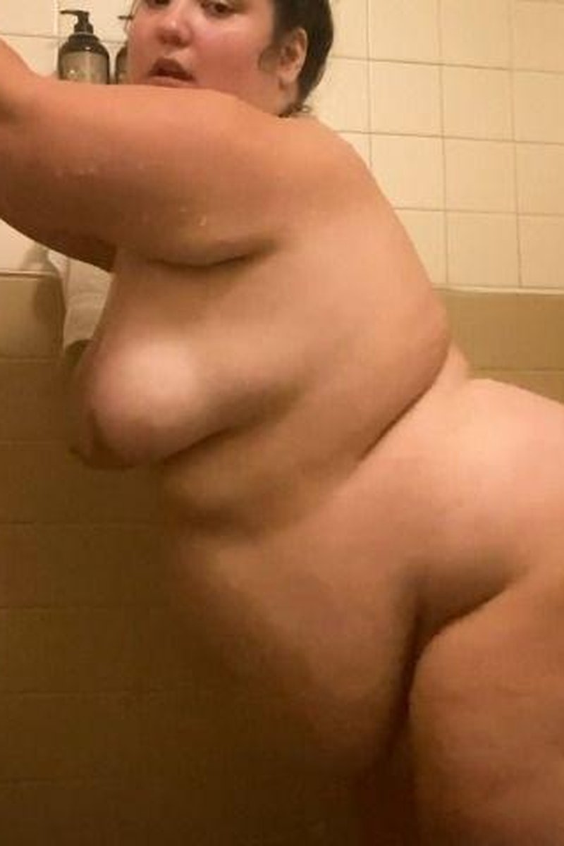 BBW Shower Babe - Screenshot 1 of 4 - BBW
