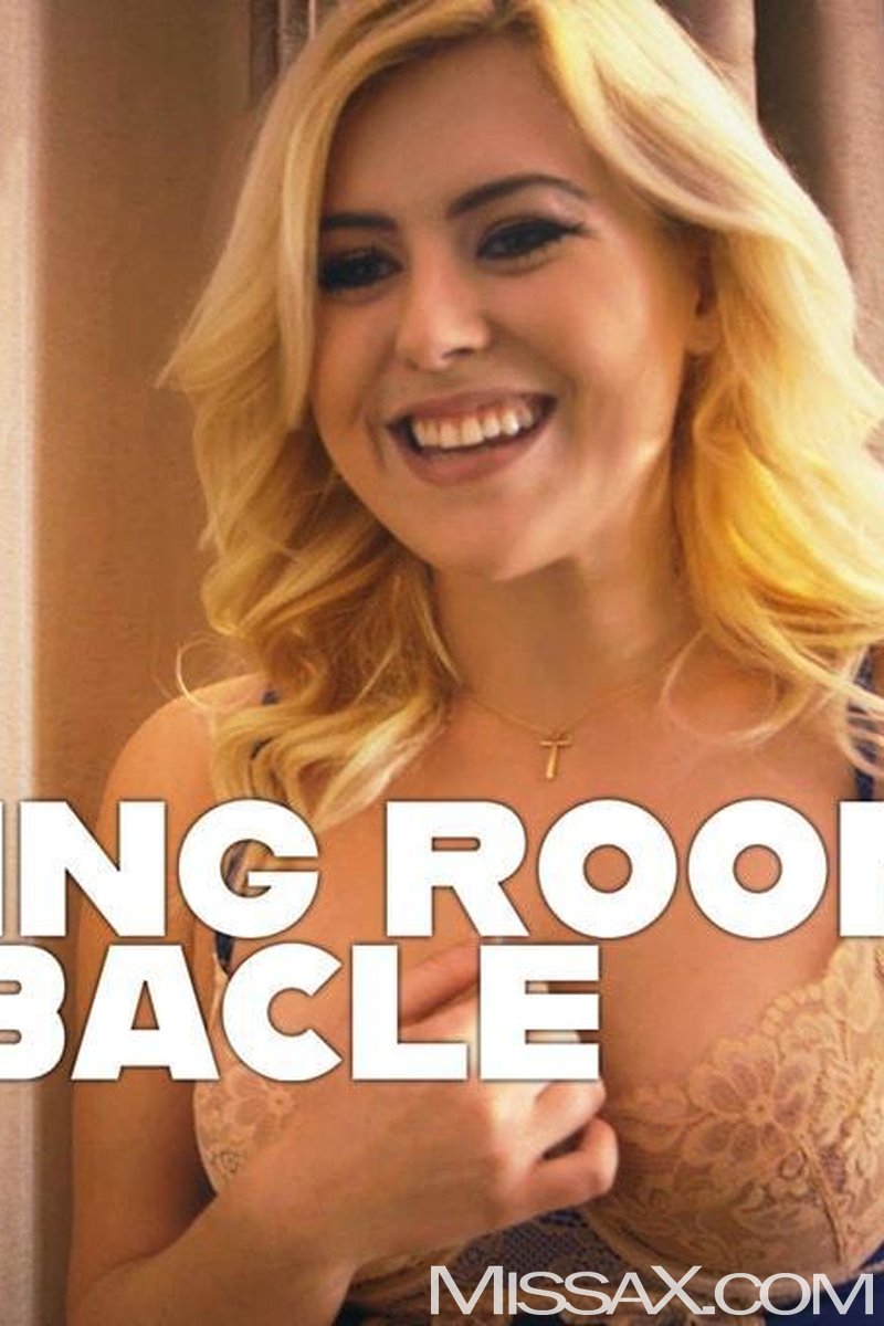 Dressing Room Debacle - Screenshot 1 of 4 - Blond Hair