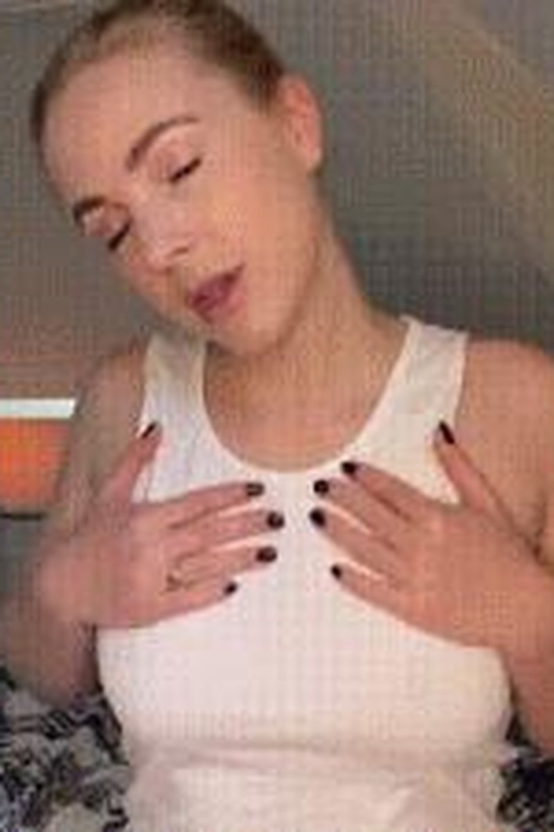 Titty Worship - Screenshot 1 of 4 - Blonde Hair (Female)